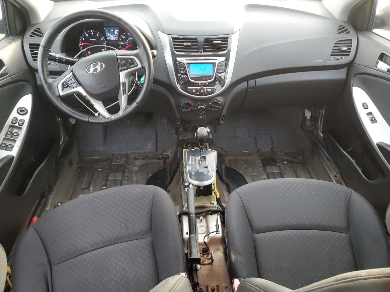 2013 Hyundai Accent - Image 8