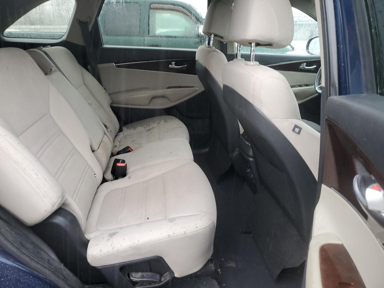 2017 Kia Sorento - Image 11