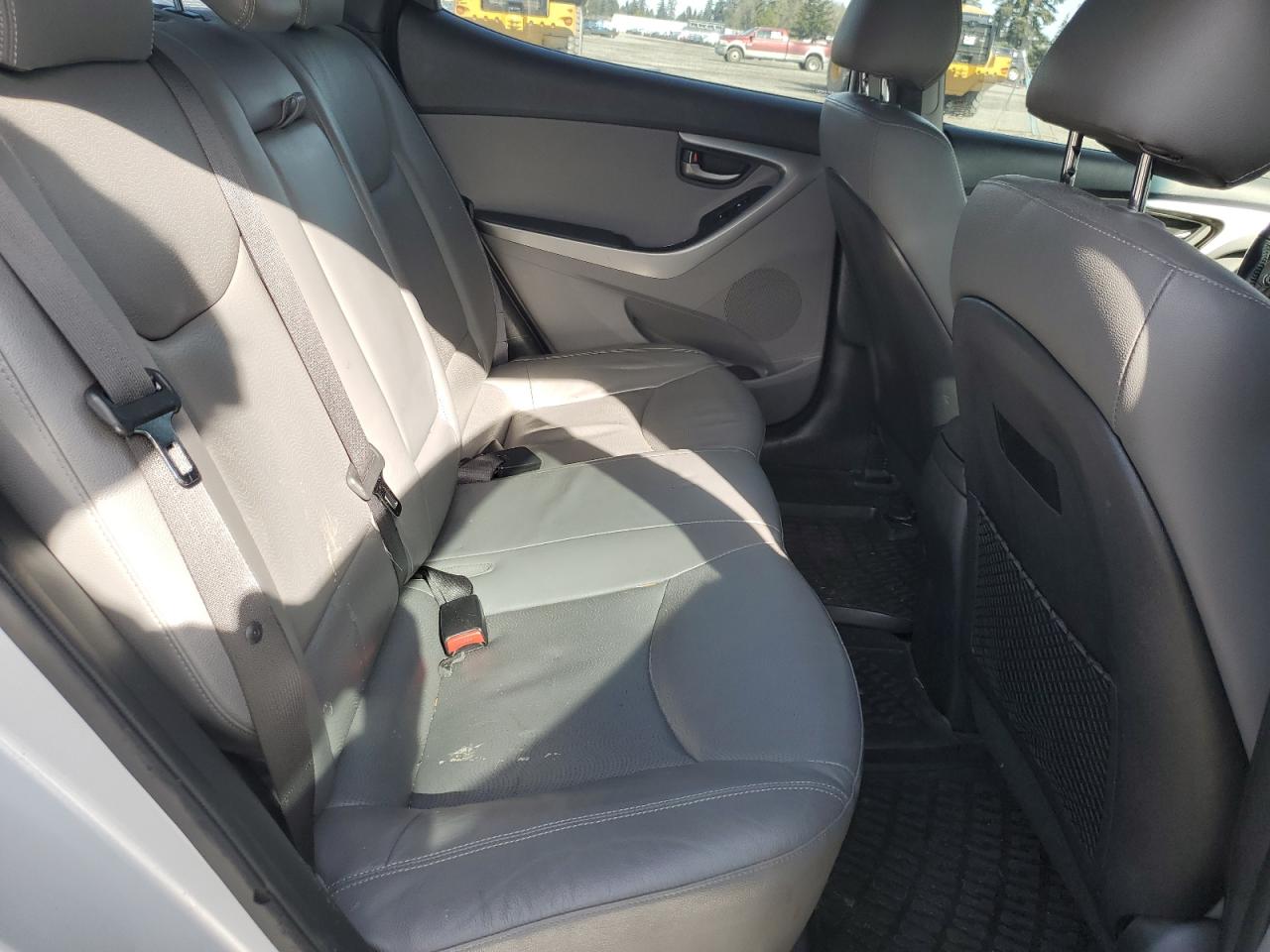 2013 Hyundai Elantra - Image 10