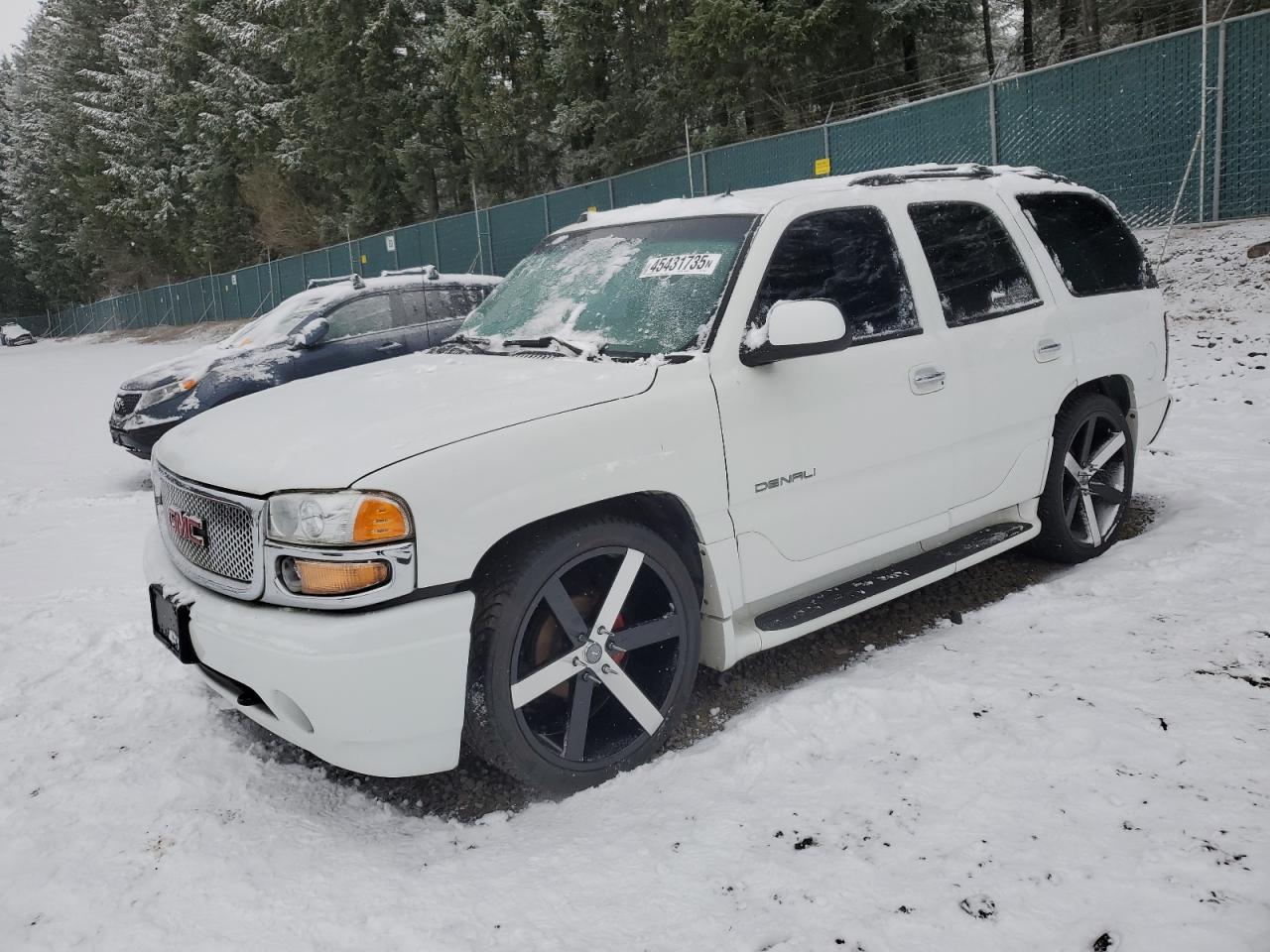 2005 GMC Yukon - Image 1