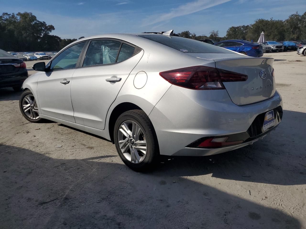 2019 Hyundai Elantra - Image 2