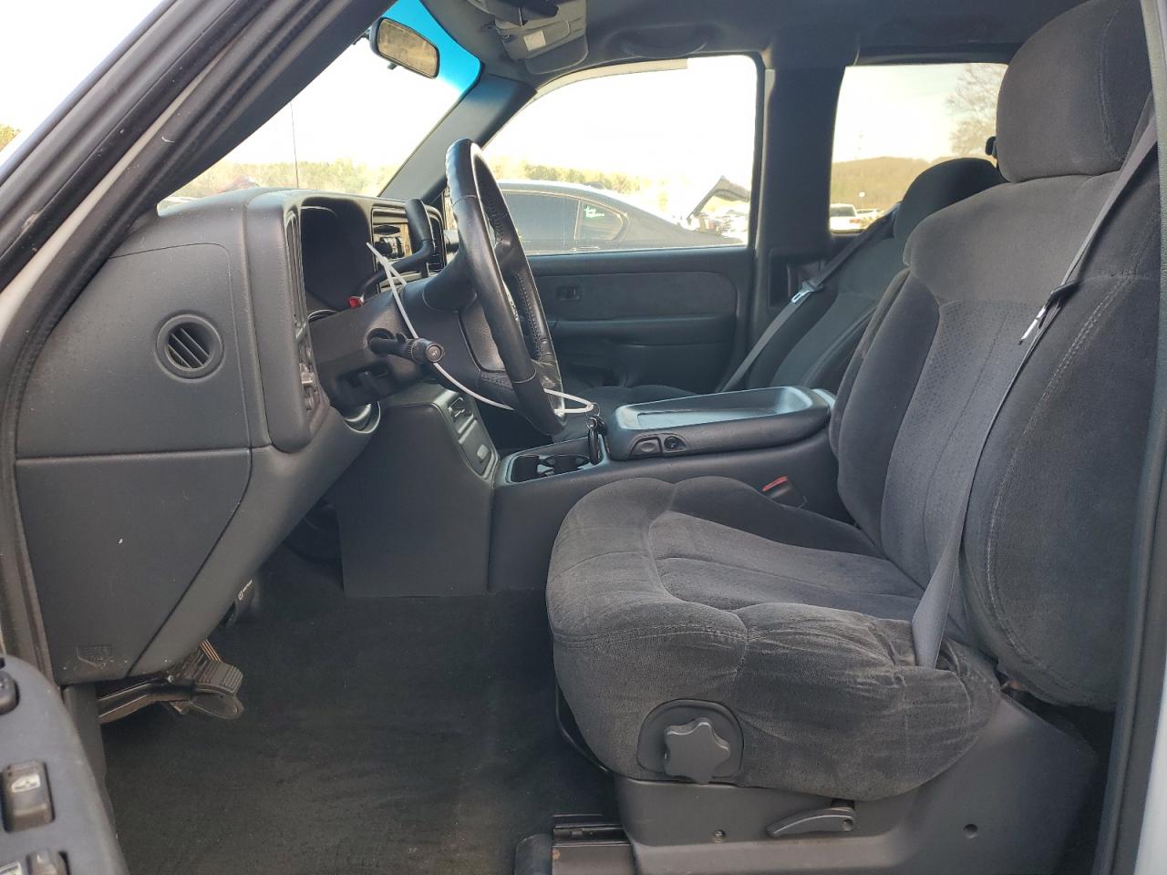 2000 Chevrolet Silverado - Image 7