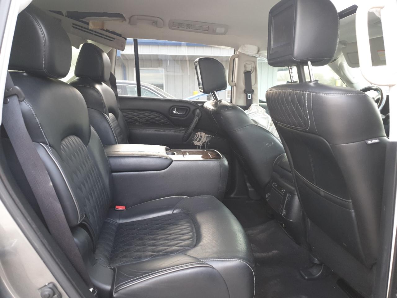 2018 Infiniti QX80 - Image 11