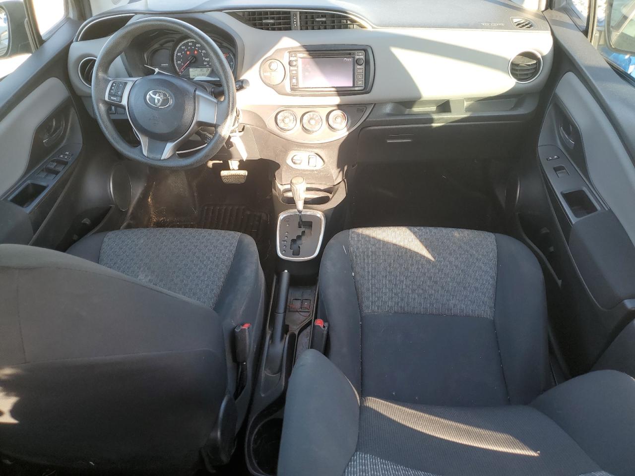 2015 Toyota Yaris - Image 8