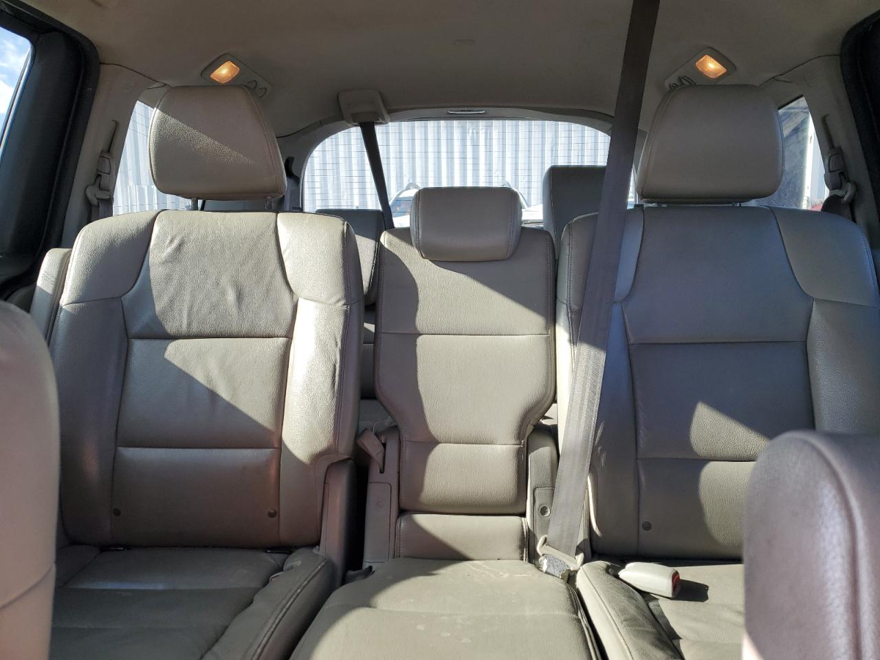 2015 Honda Odyssey - Image 10