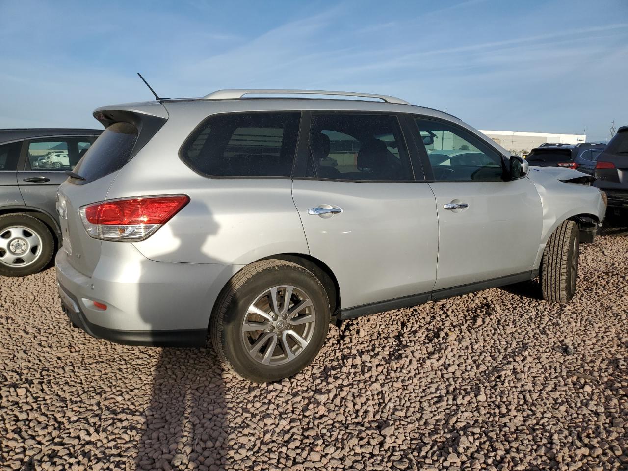 2015 Nissan Pathfinder - Image 3