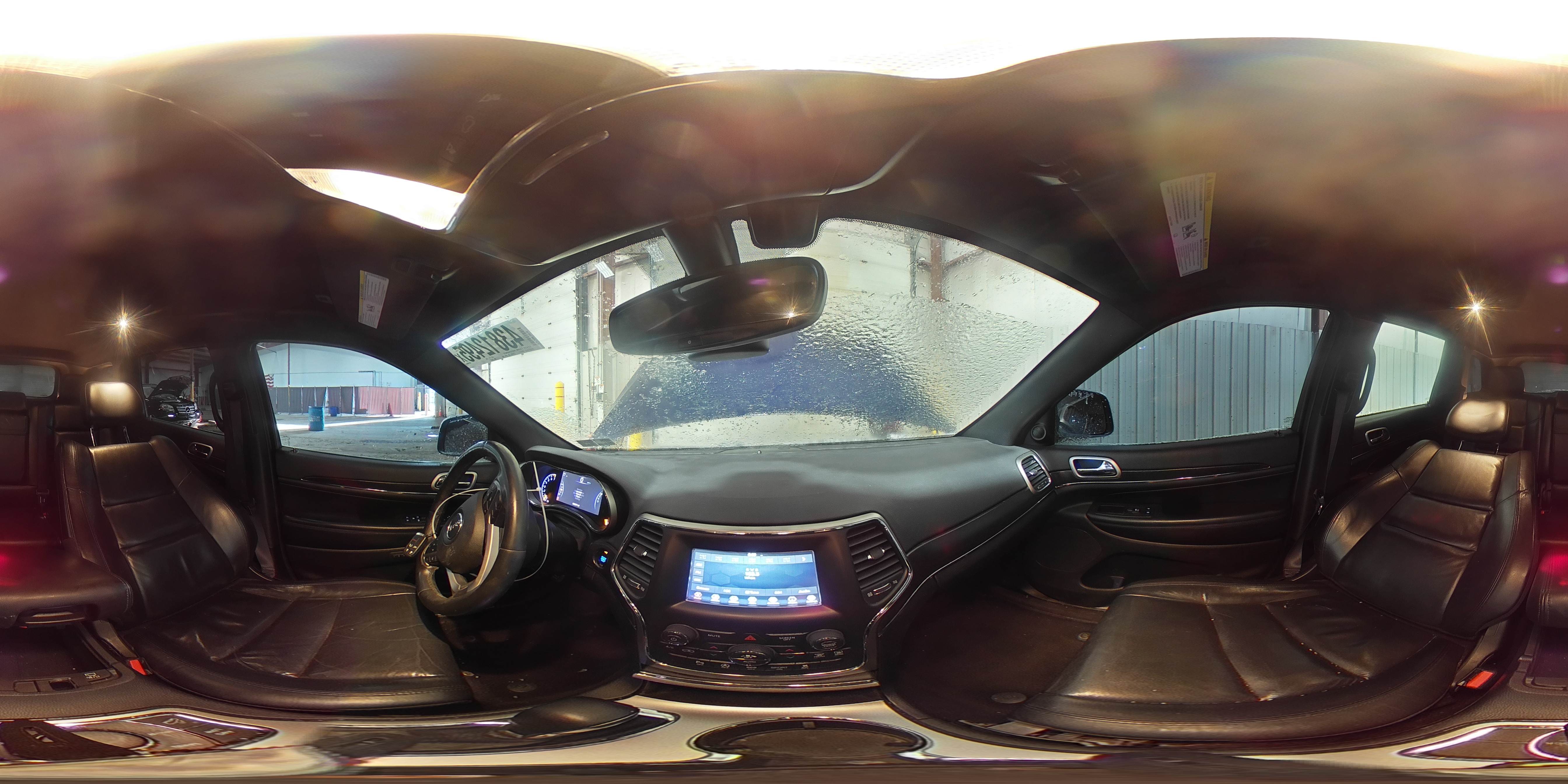 2018 Jeep Grand Cherokee - Image 15