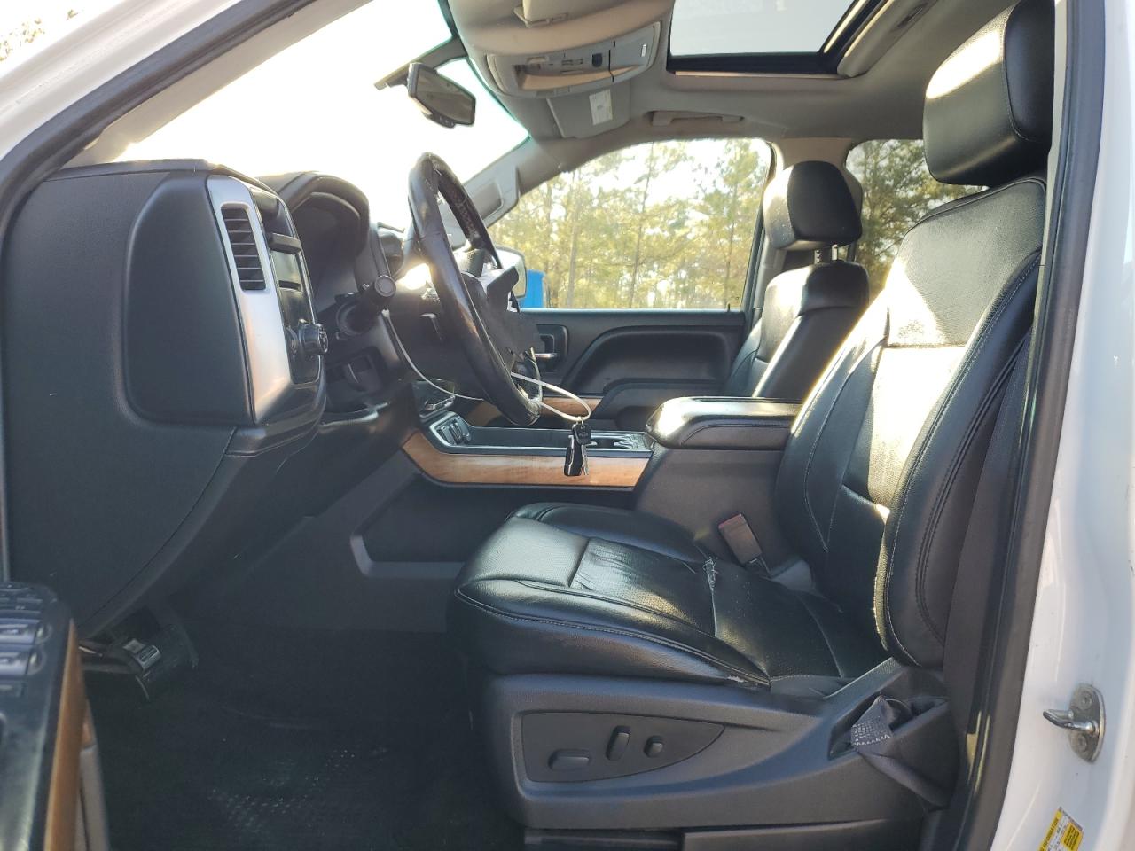 2016 Chevrolet Silverado - Image 7