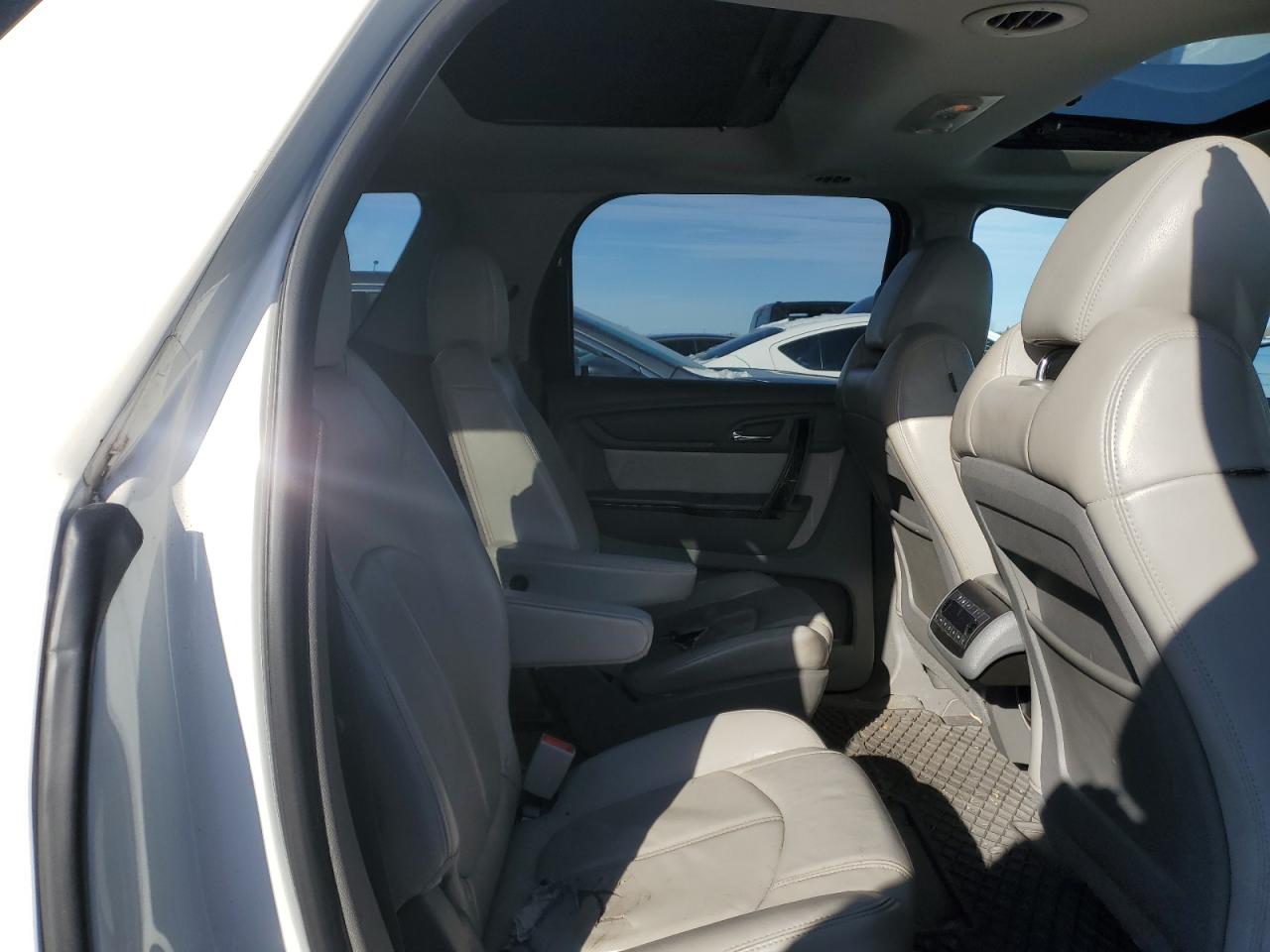 2013 GMC Acadia - Image 11