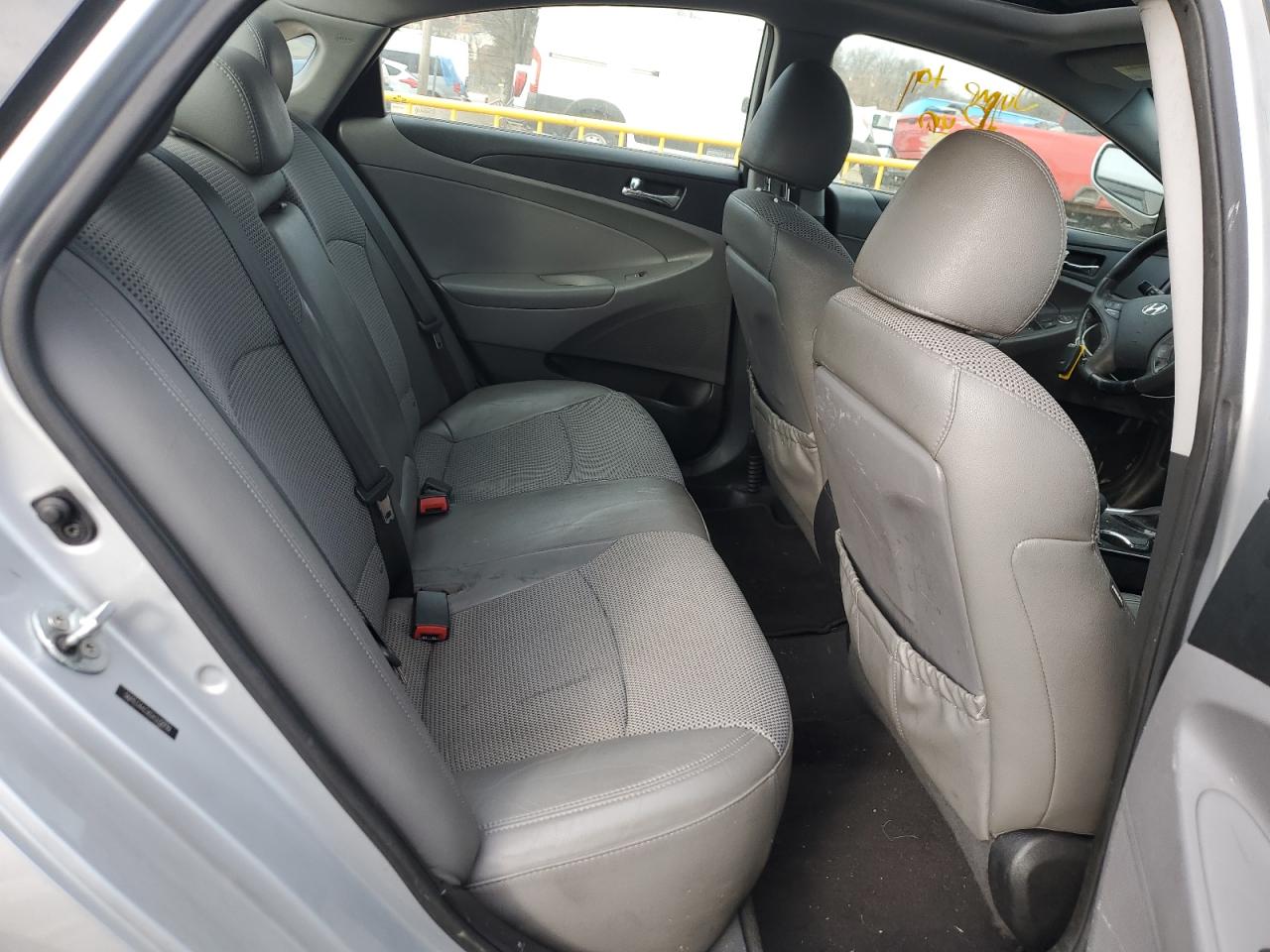 2012 Hyundai Sonata - Image 10