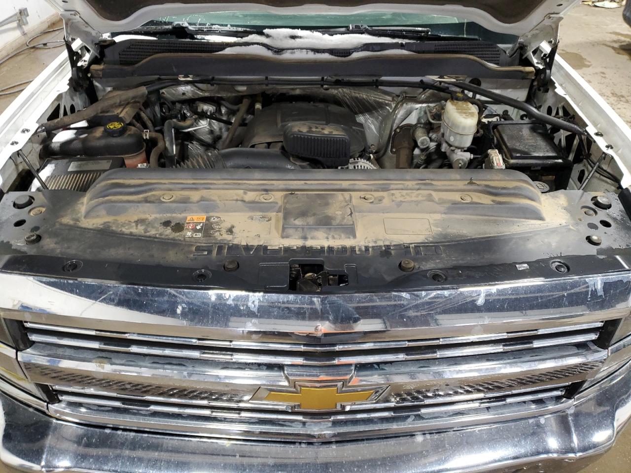 2015 Chevrolet Silverado - Image 11