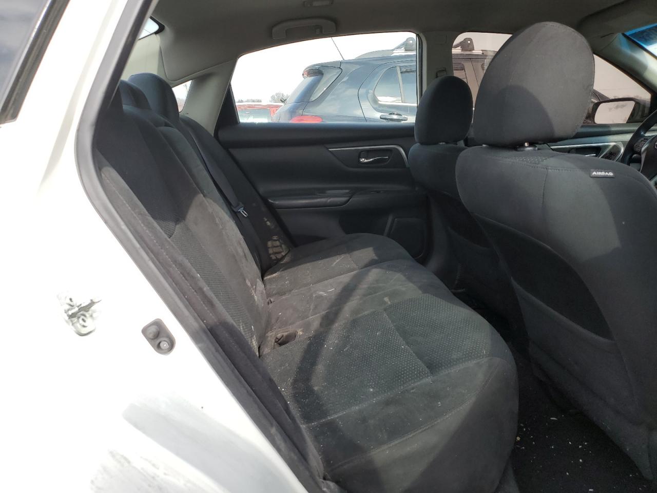 2015 Nissan Altima - Image 10