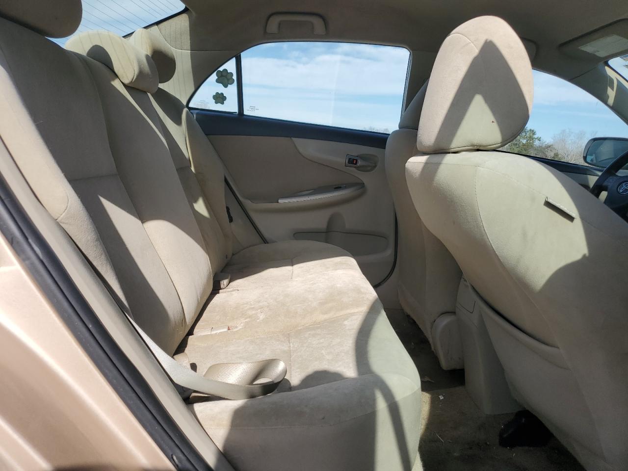 2011 Toyota Corolla - Image 11
