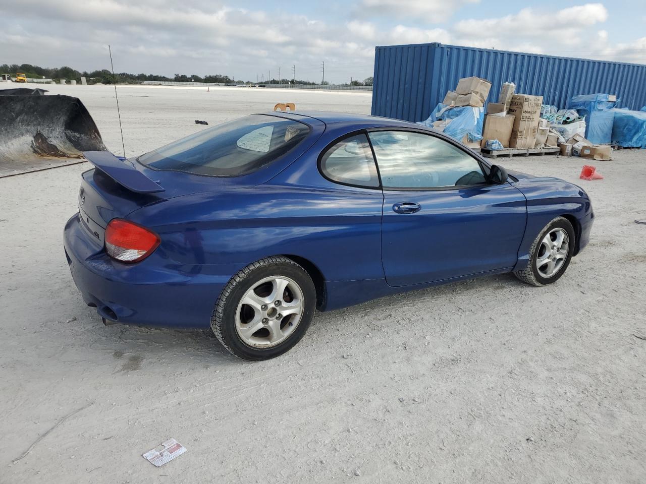 2001 Hyundai Tiburon - Image 3