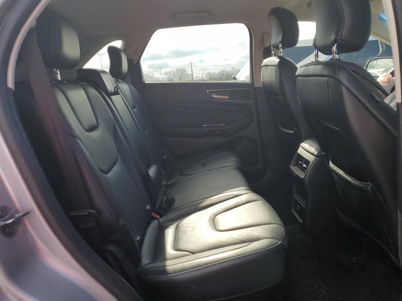 2017 Ford Edge - Image 11