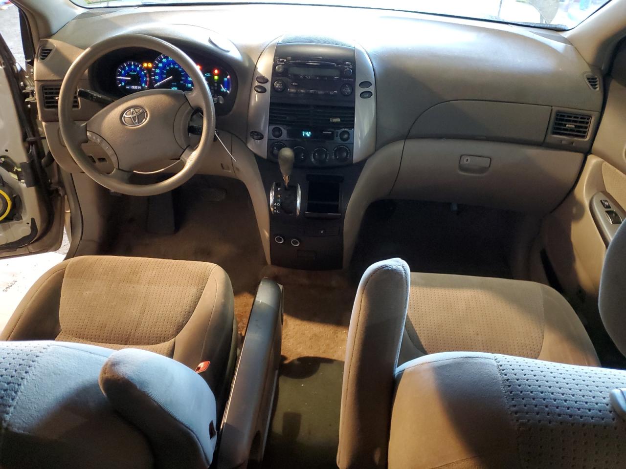 2007 Toyota Sienna - Image 8