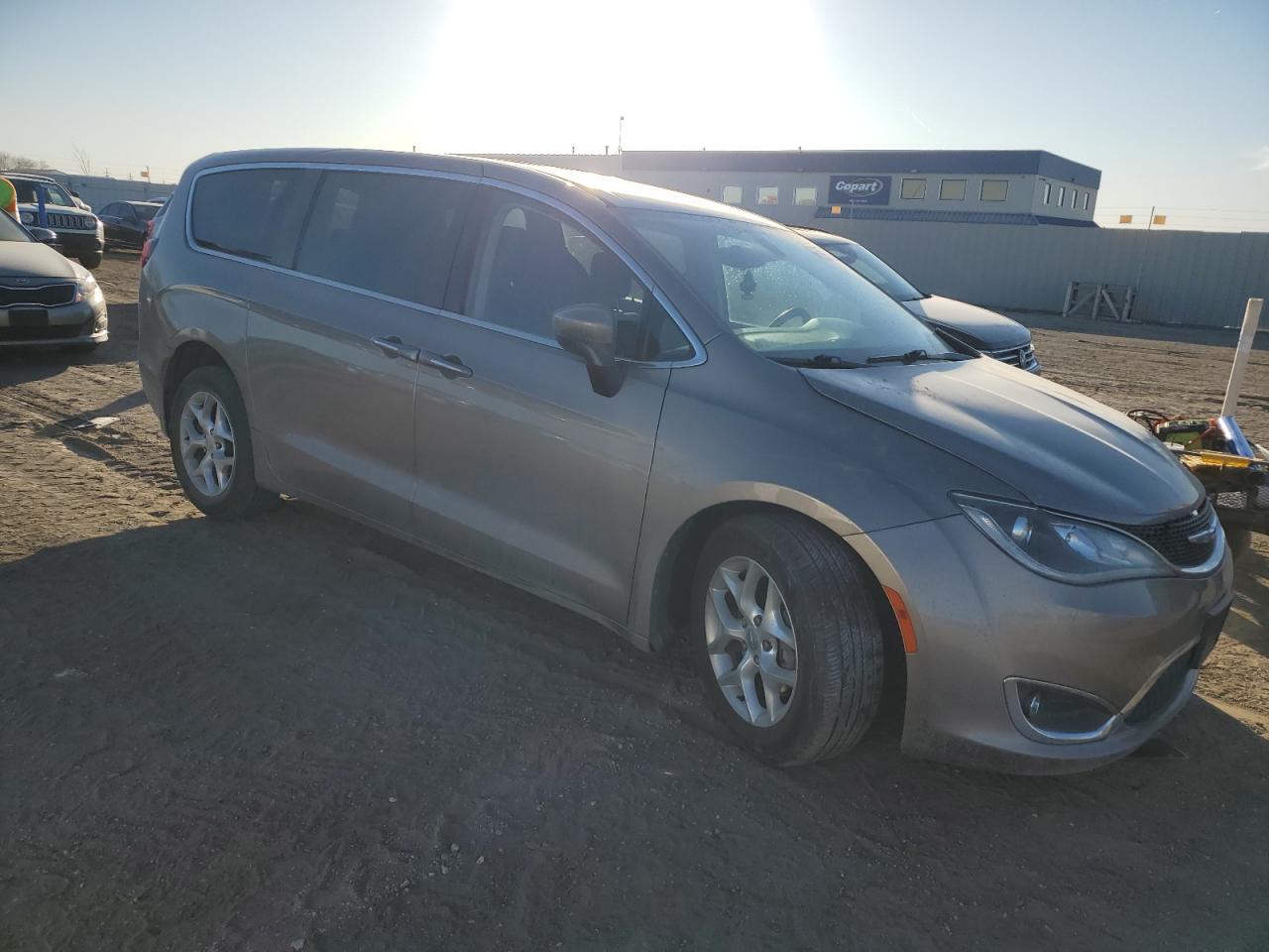 2017 Chrysler Pacifica - Image 4
