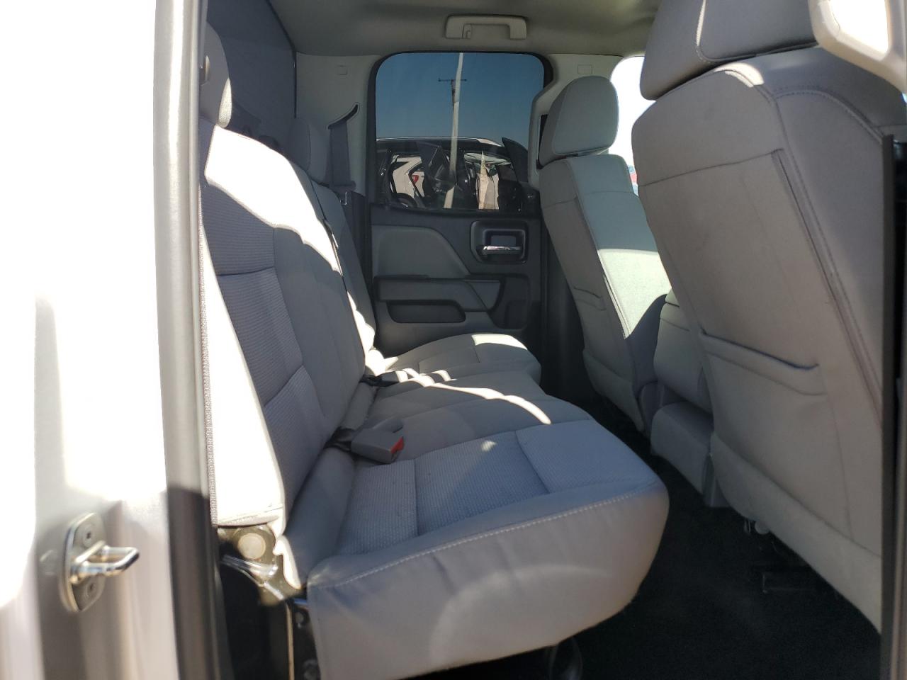 2018 Chevrolet Silverado - Image 10
