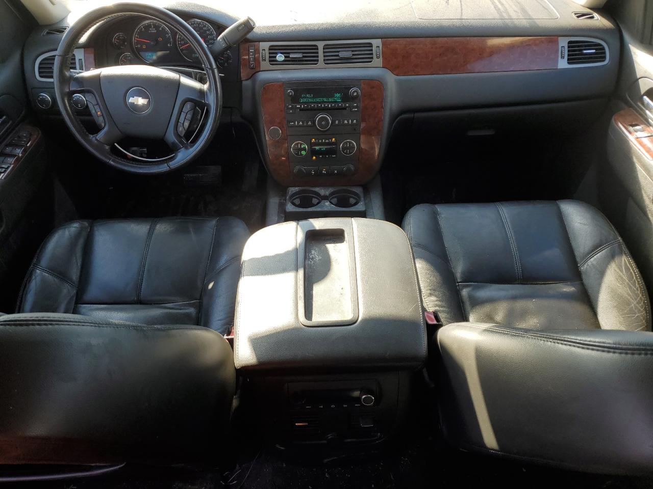 2010 Chevrolet Avalanche - Image 8