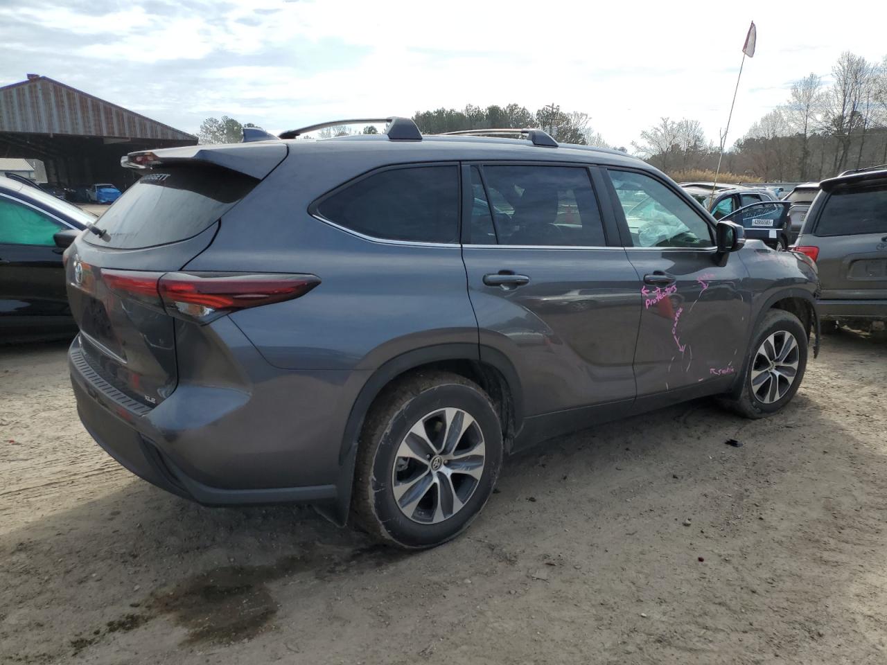 2024 Toyota Highlander - Image 3
