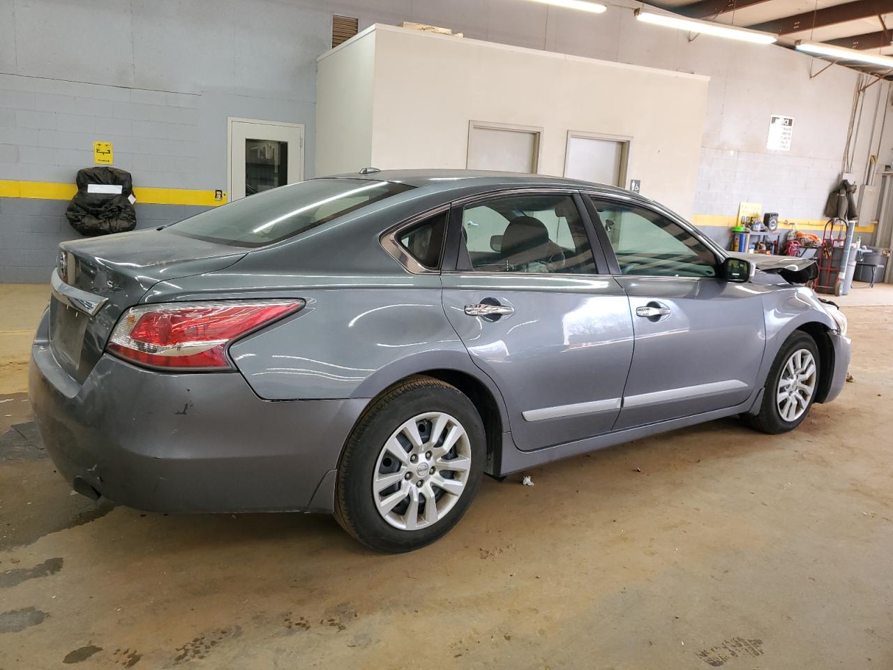 2015 Nissan Altima - Image 3