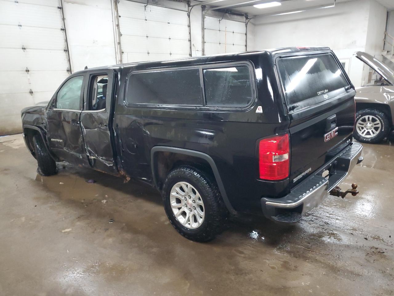 2016 GMC Sierra - Image 2
