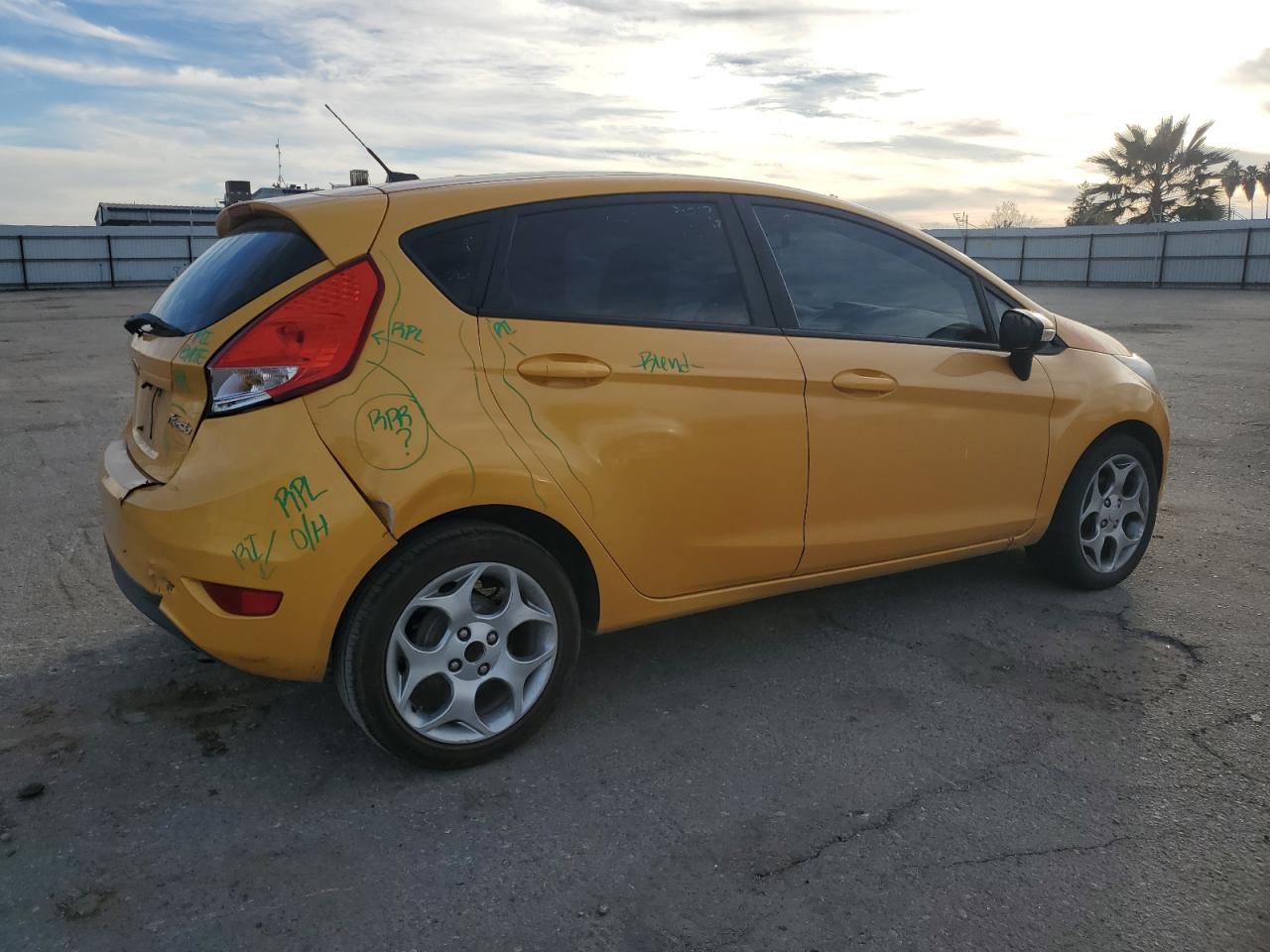 2011 Ford Fiesta - Image 3