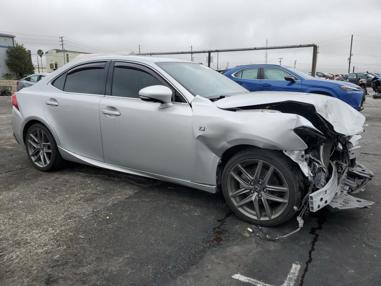 2015 Lexus IS - Image 4