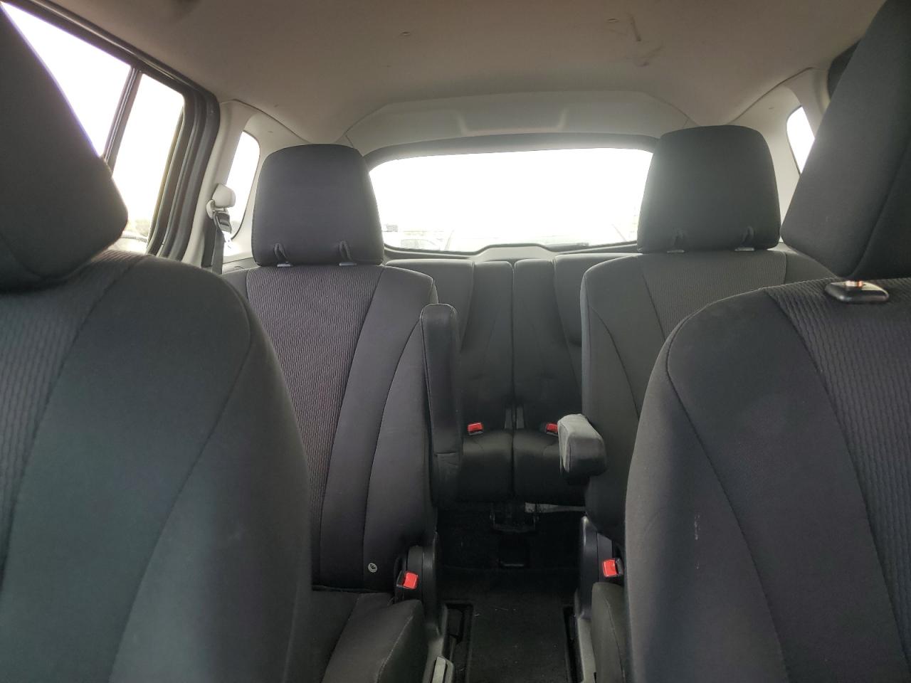 2013 Mazda 5 - Image 10