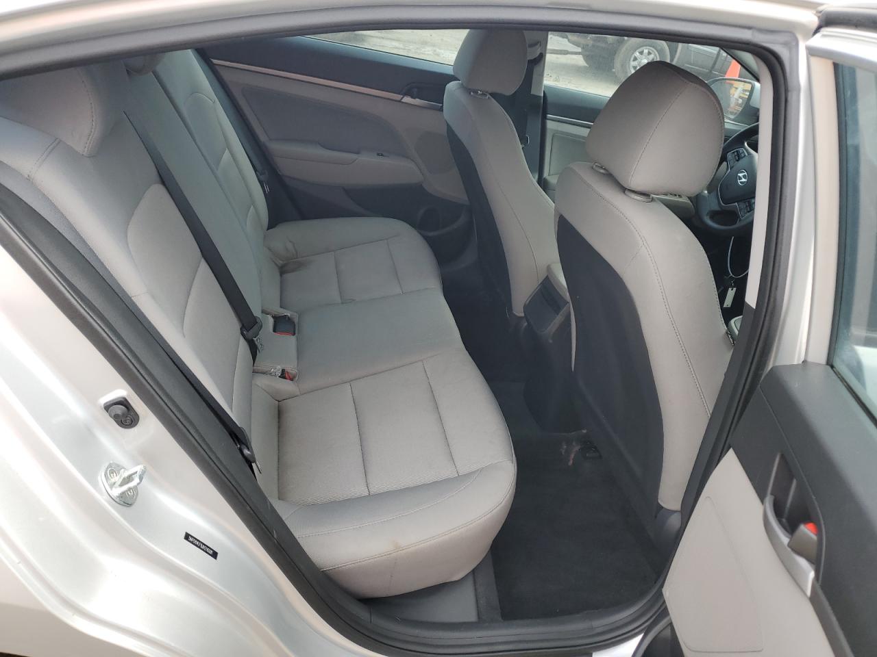 2018 Hyundai Elantra - Image 10