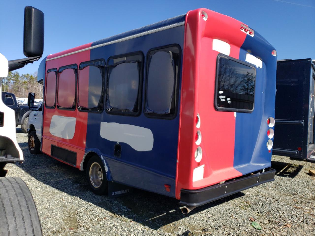2018 Ford Econoline - Image 3