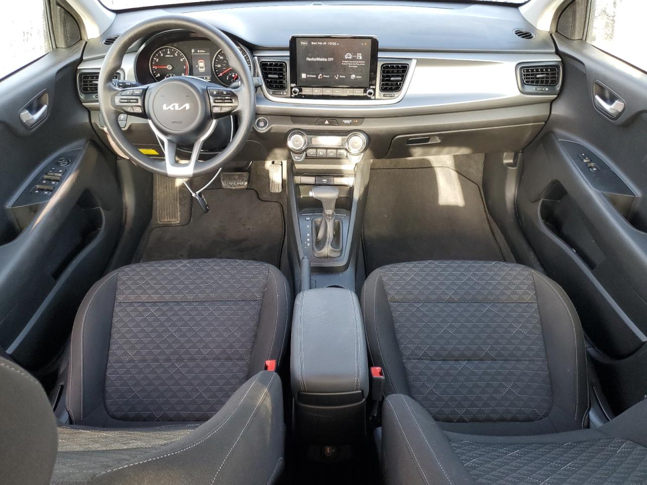 2023 Kia Rio - Image 8