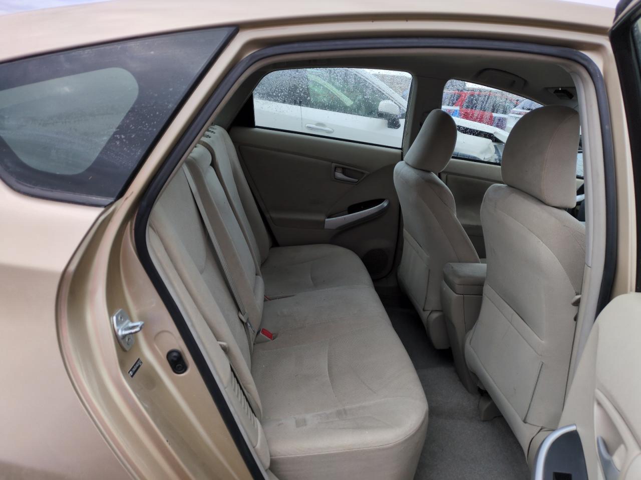 2010 Toyota Prius - Image 10