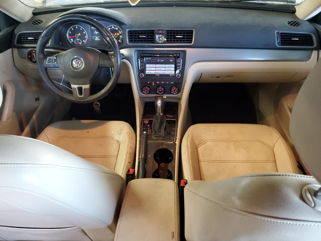 2015 Volkswagen Passat - Image 8