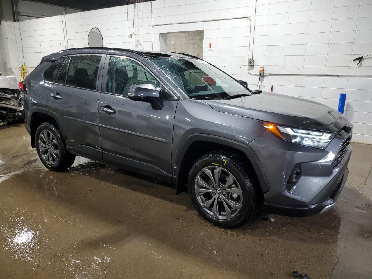 2022 Toyota RAV 4 - Image 4