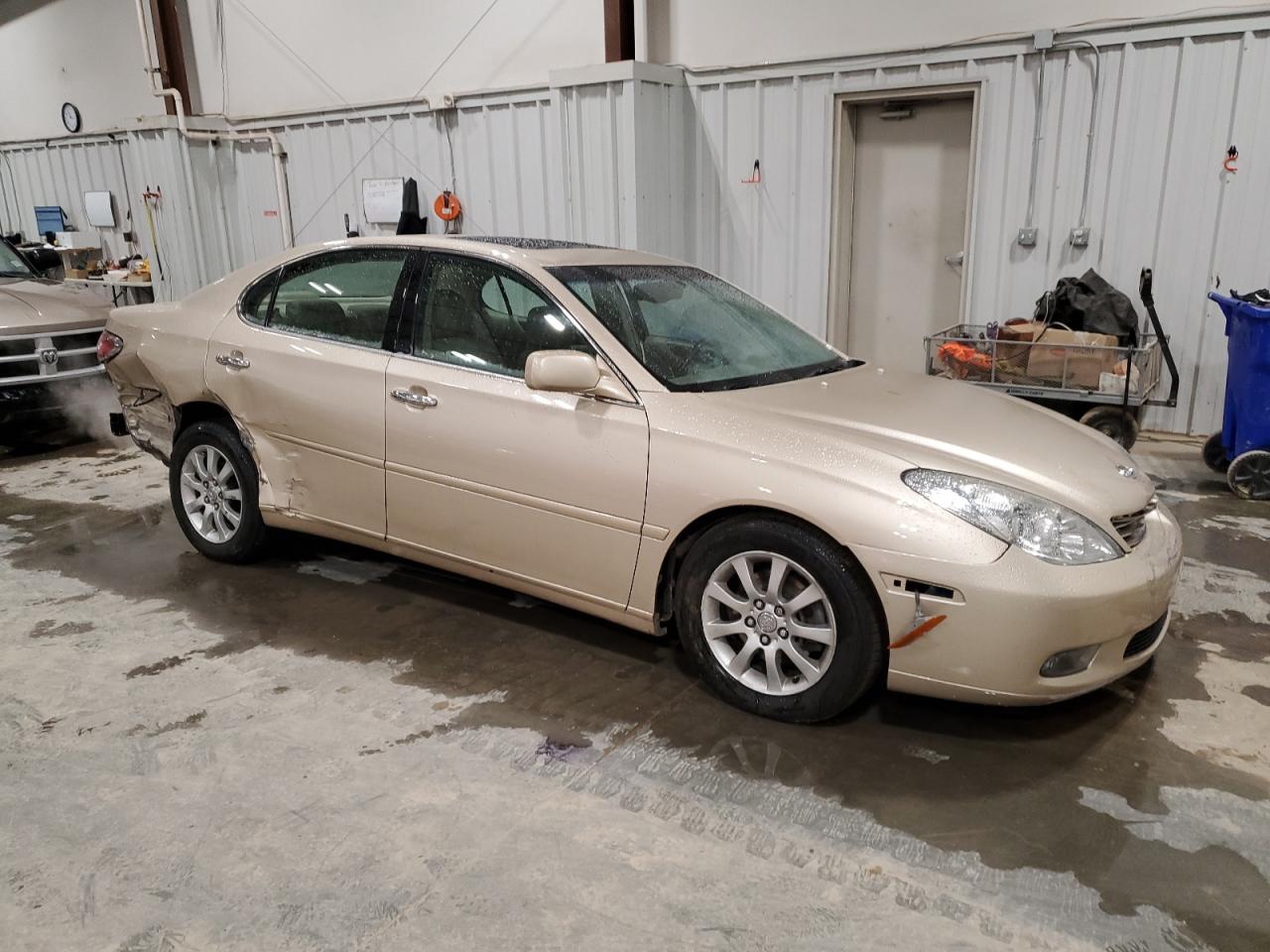 2002 Lexus ES - Image 4