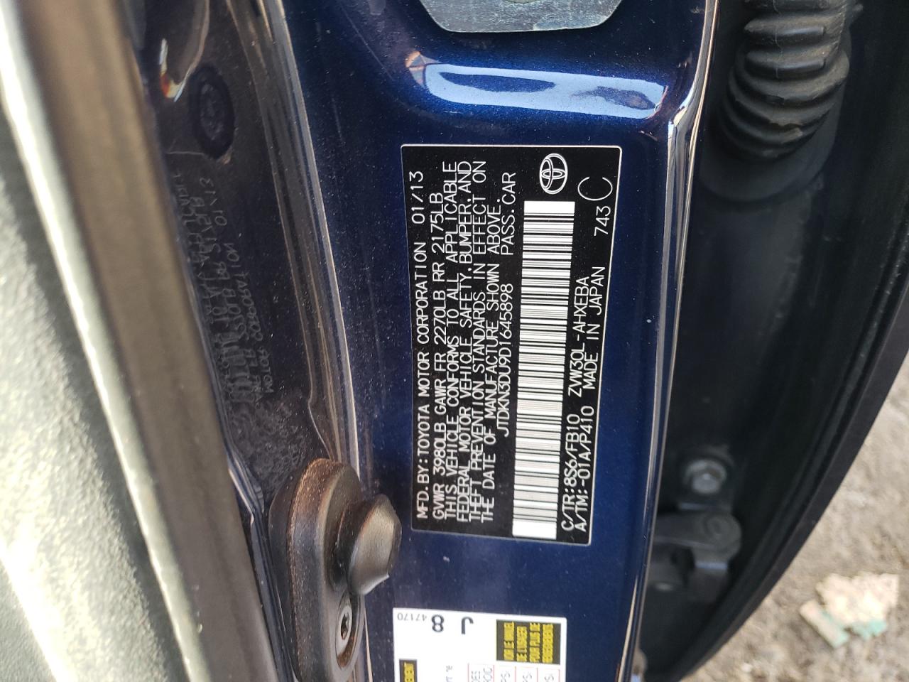 2013 Toyota Prius - Image 14