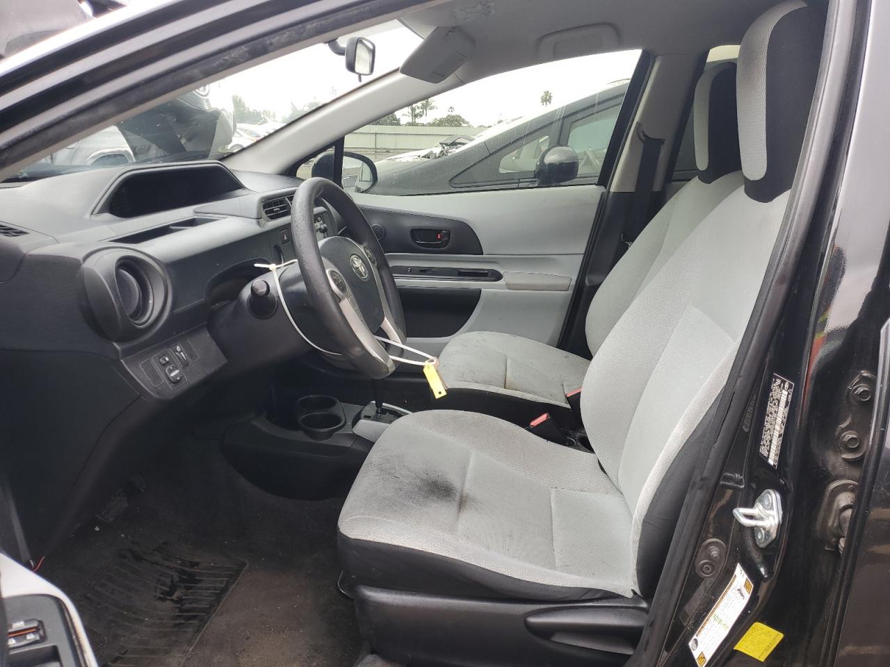 2014 Toyota Prius - Image 7
