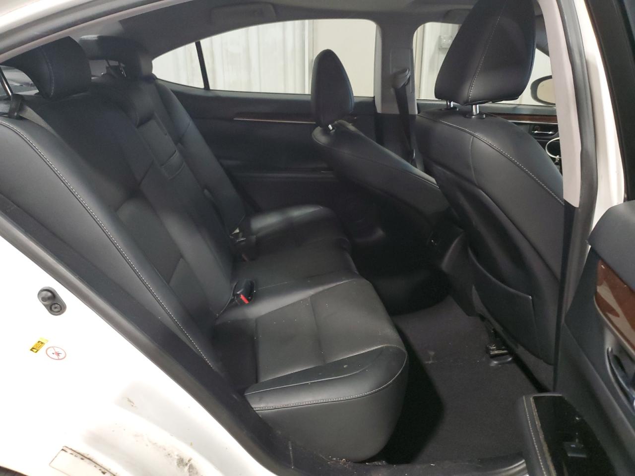 2016 Lexus ES - Image 10