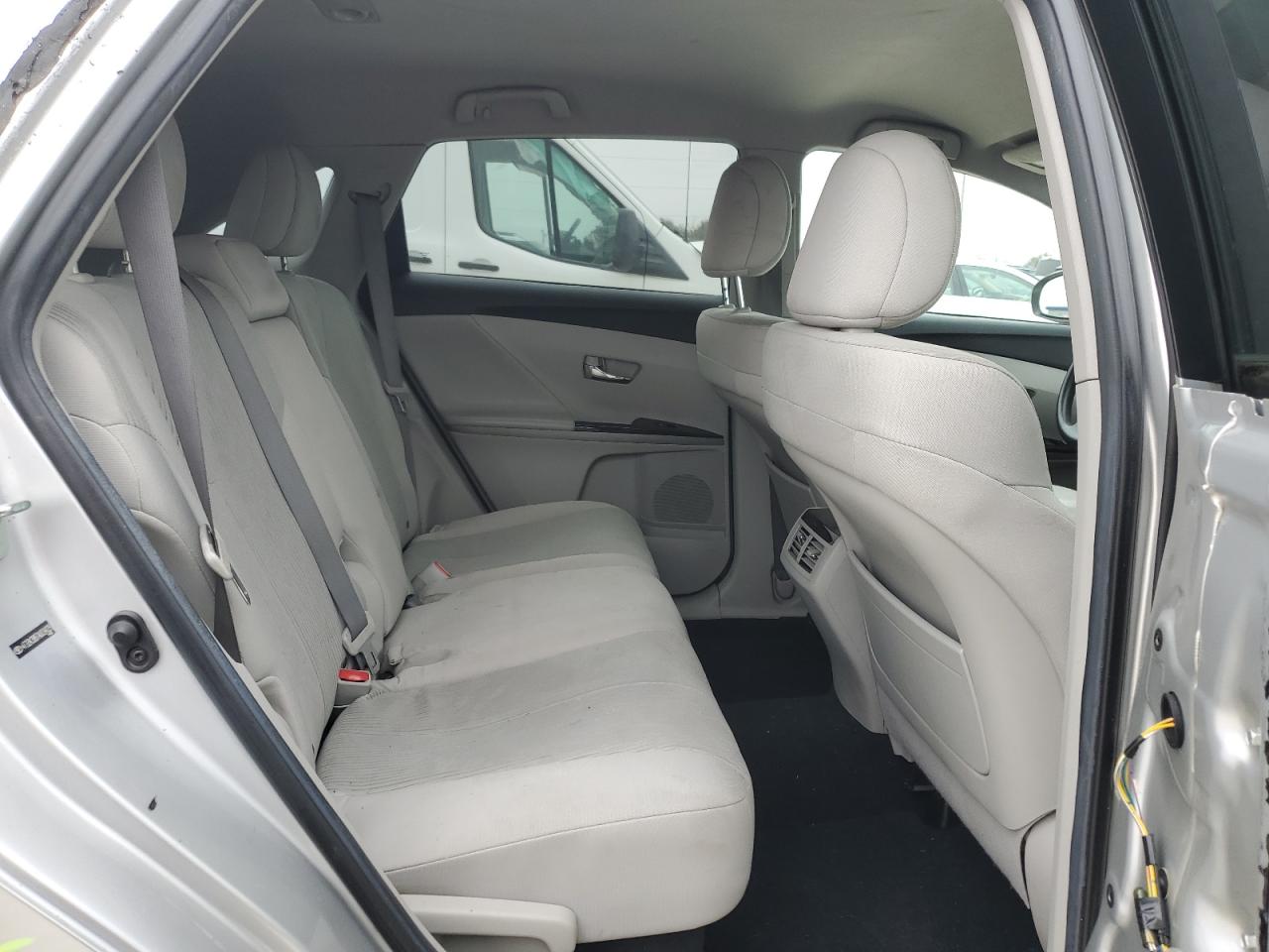 2010 Toyota Venza - Image 11