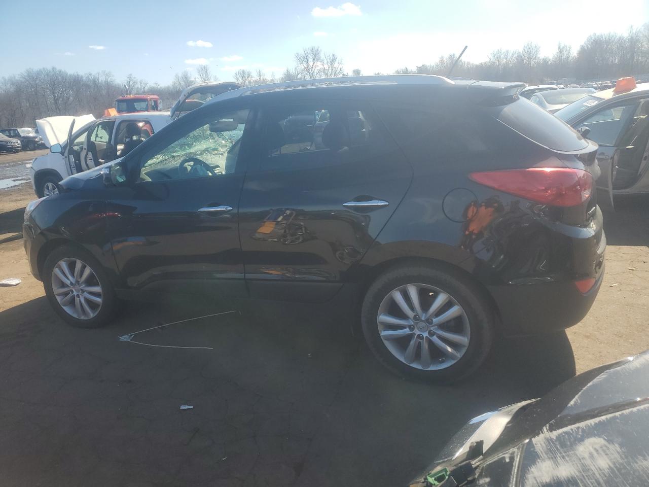 2011 Hyundai Tucson - Image 2