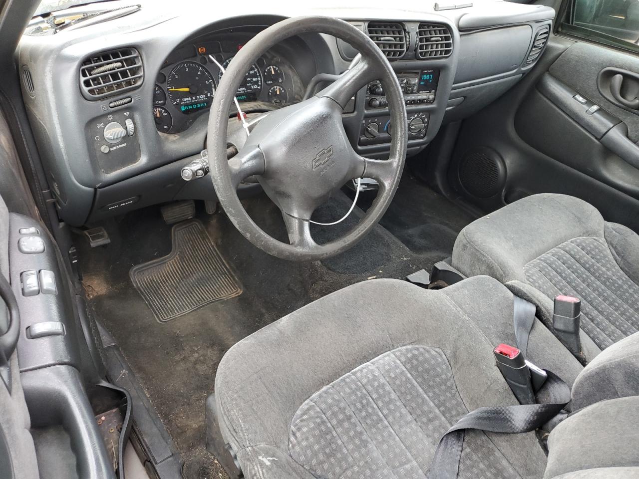 2001 Chevrolet S-10 Pickup - Image 8
