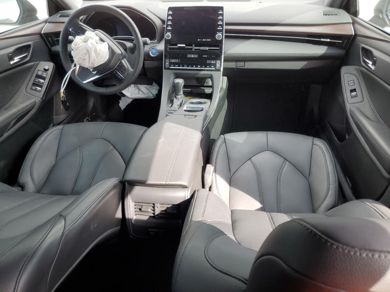 2021 Toyota Avalon - Image 8