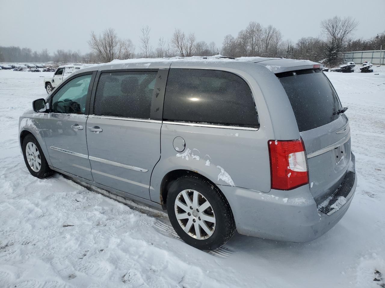 2013 Chrysler Town & Country - Image 2