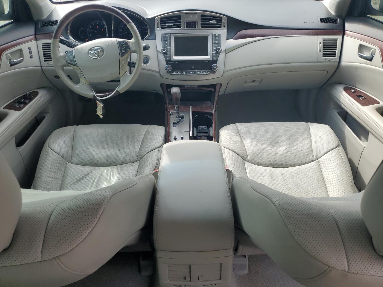 2012 Toyota Avalon - Image 8