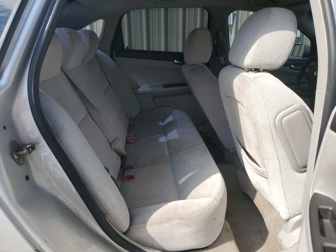 2010 Chevrolet Impala - Image 10
