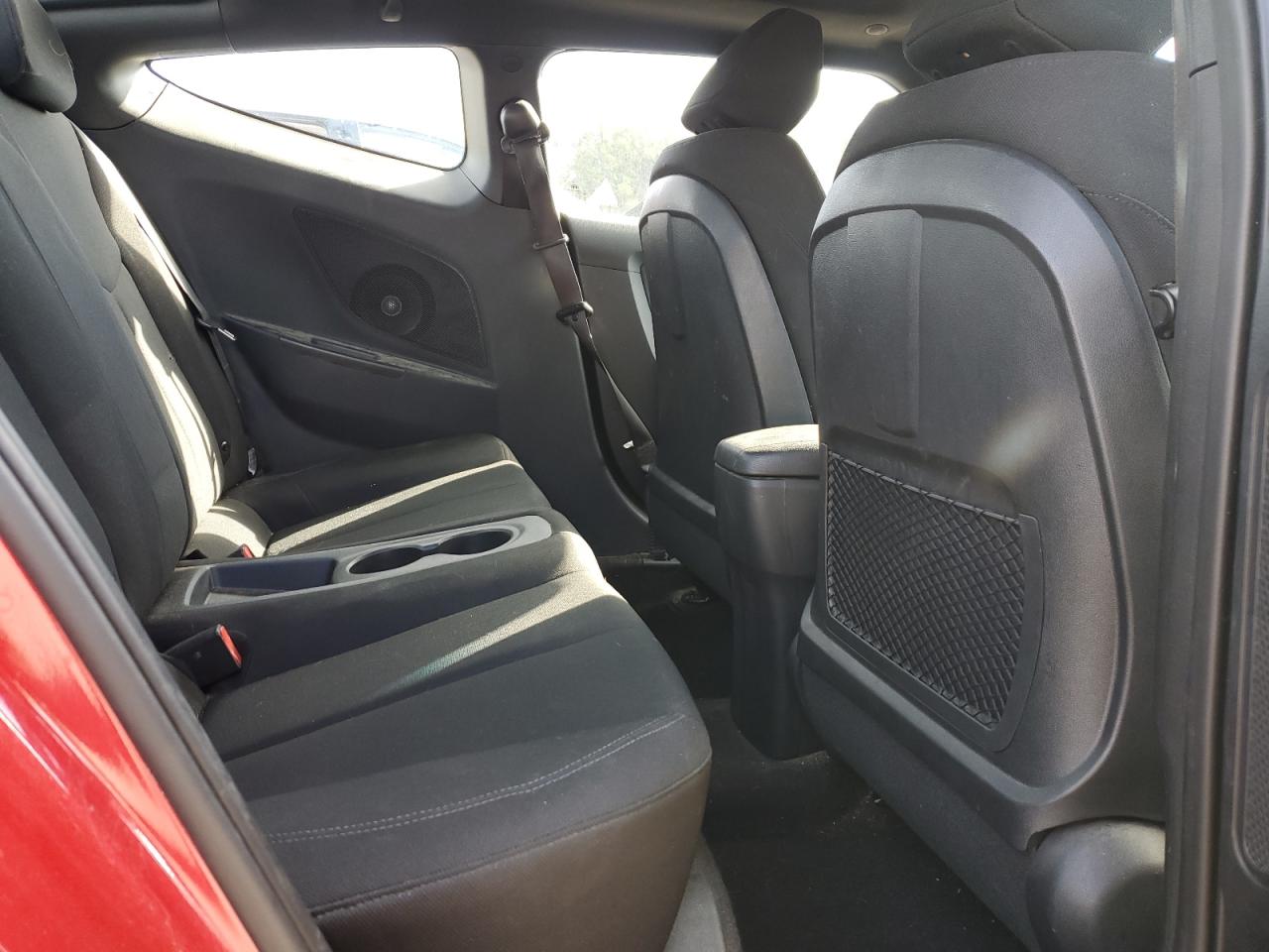 2017 Hyundai Veloster - Image 10