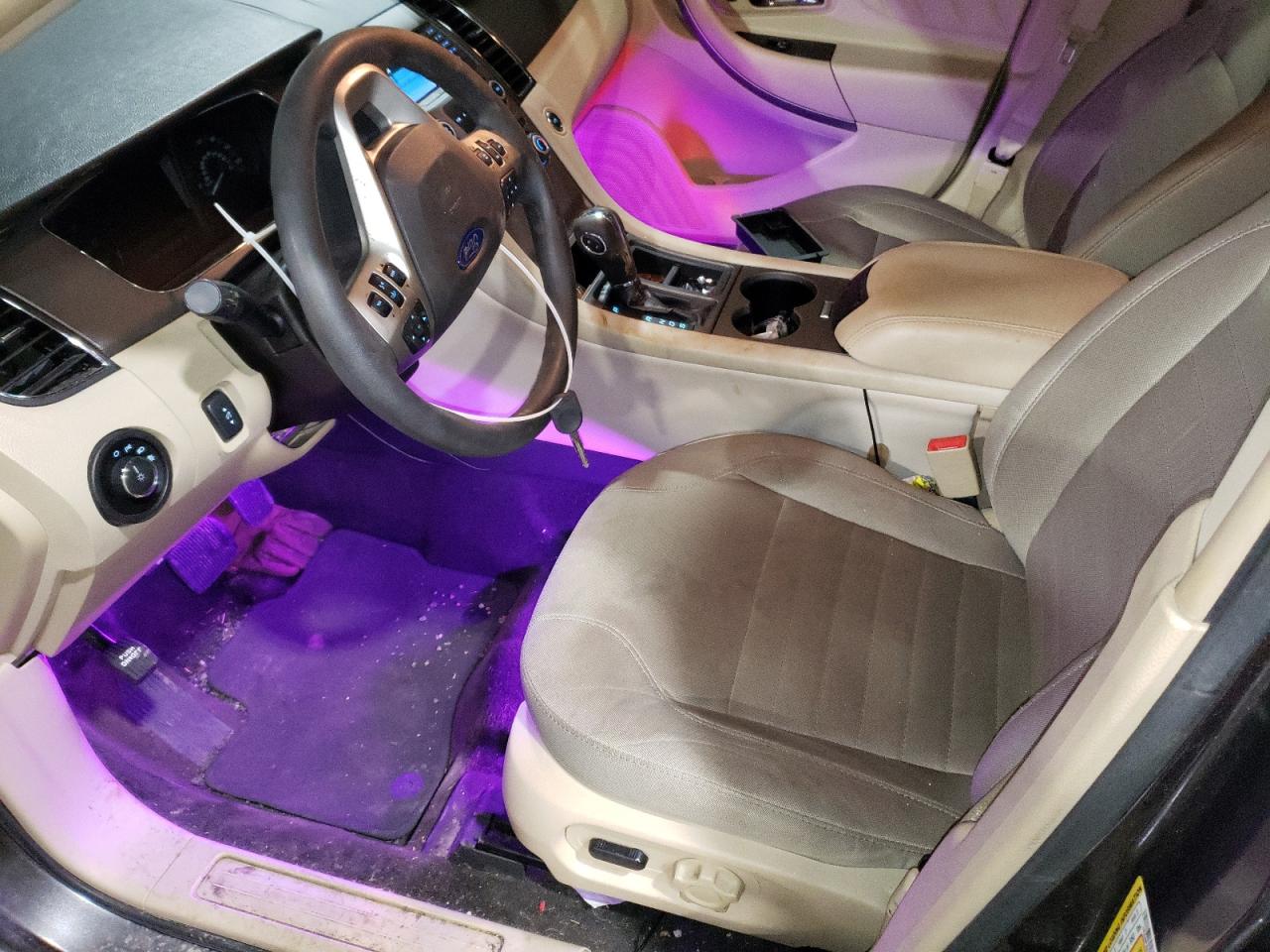 2015 Ford Taurus - Image 7