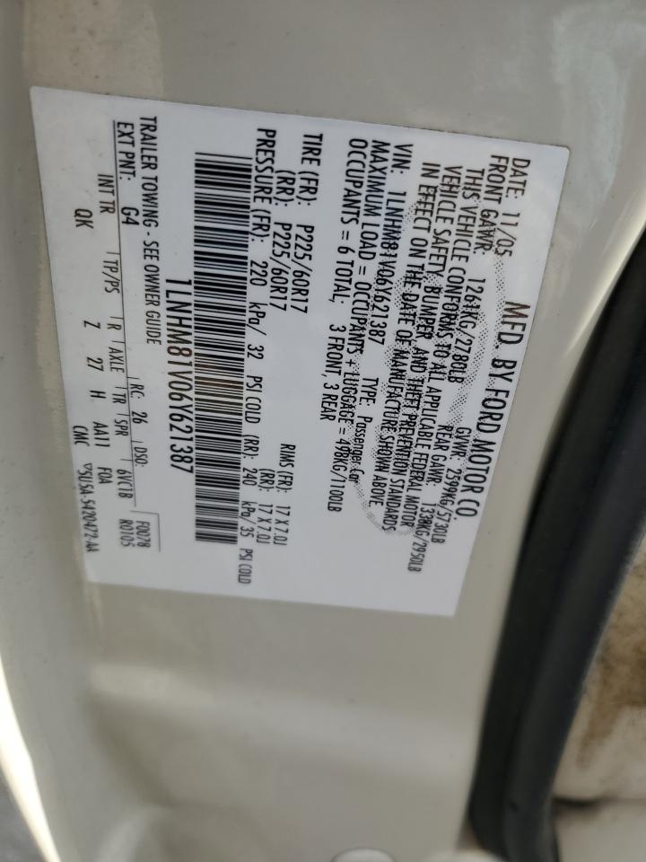 2006 Lincoln Town Car - Image 12