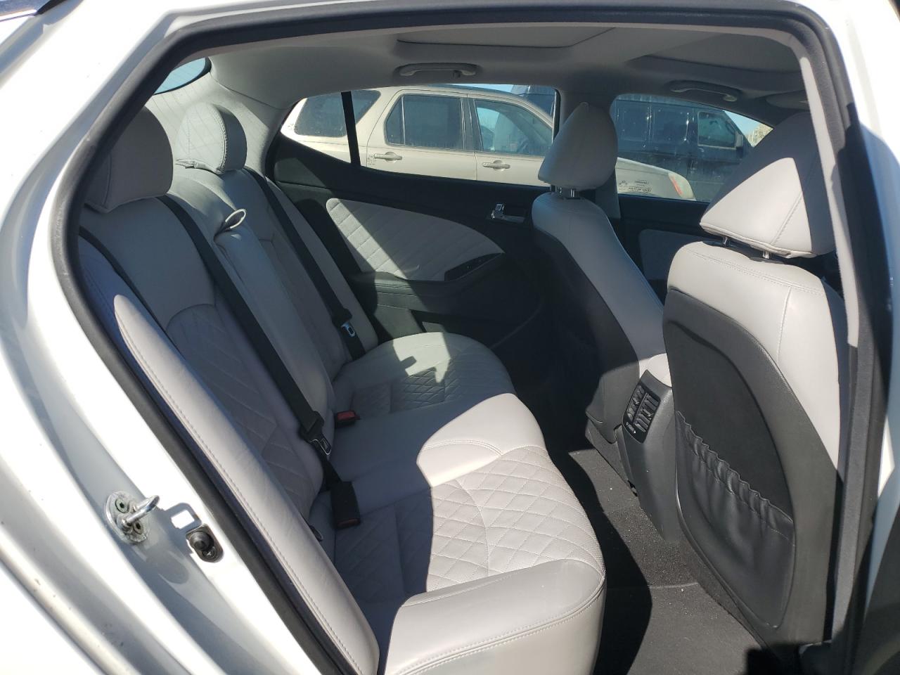 2015 Kia Optima - Image 10